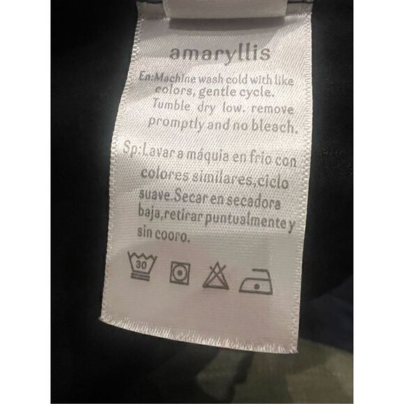 Amaryllis split v-neck lace cap sleeve blouse 2X - Picture 5 of 6